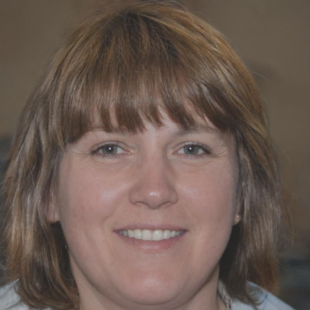 Martyna Ellis, lead financial analysis instructor